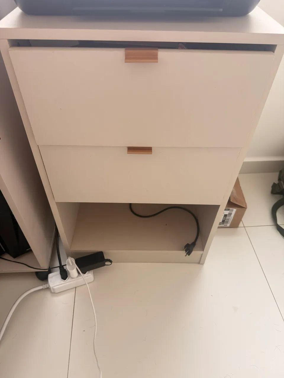 Vendo cômoda em PERFEITO ESTADO! 