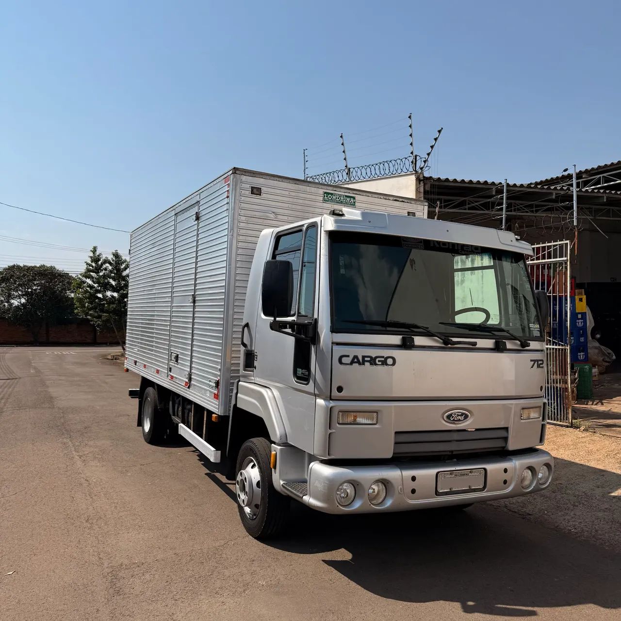 FORD CARGO 712 E TURBO 2011/2011 ? BAÚ