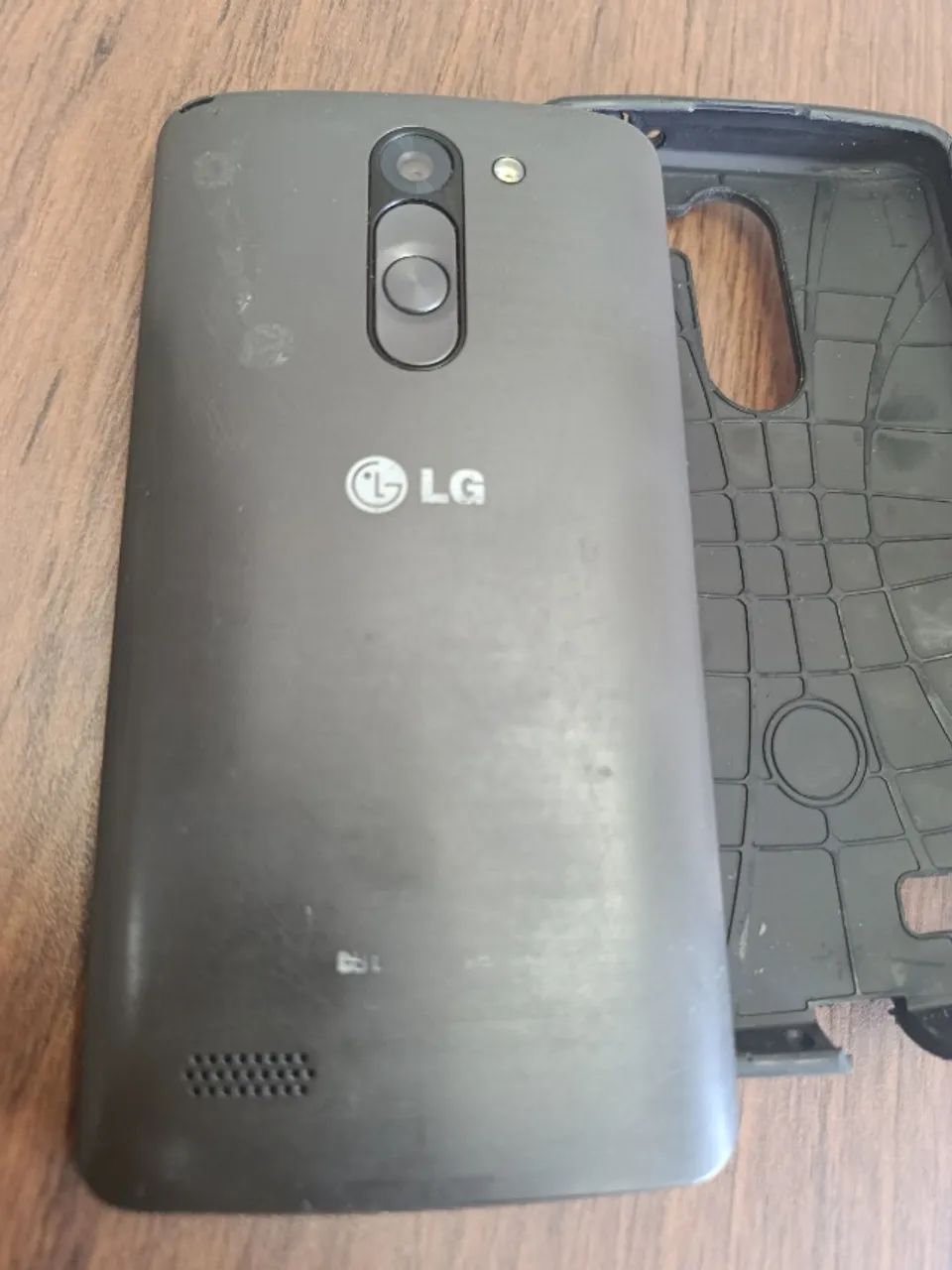 Celular LG L Bello com TV Digital + Capinha (Excelente para Uso Básico) - Foto 3