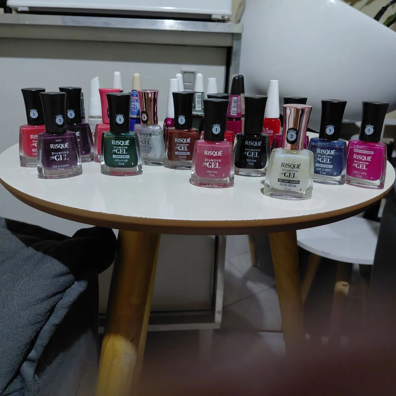 Vendo 14 esmaltes da Risque efeito  gel 3 da Anita e 6 da impala - Foto 2