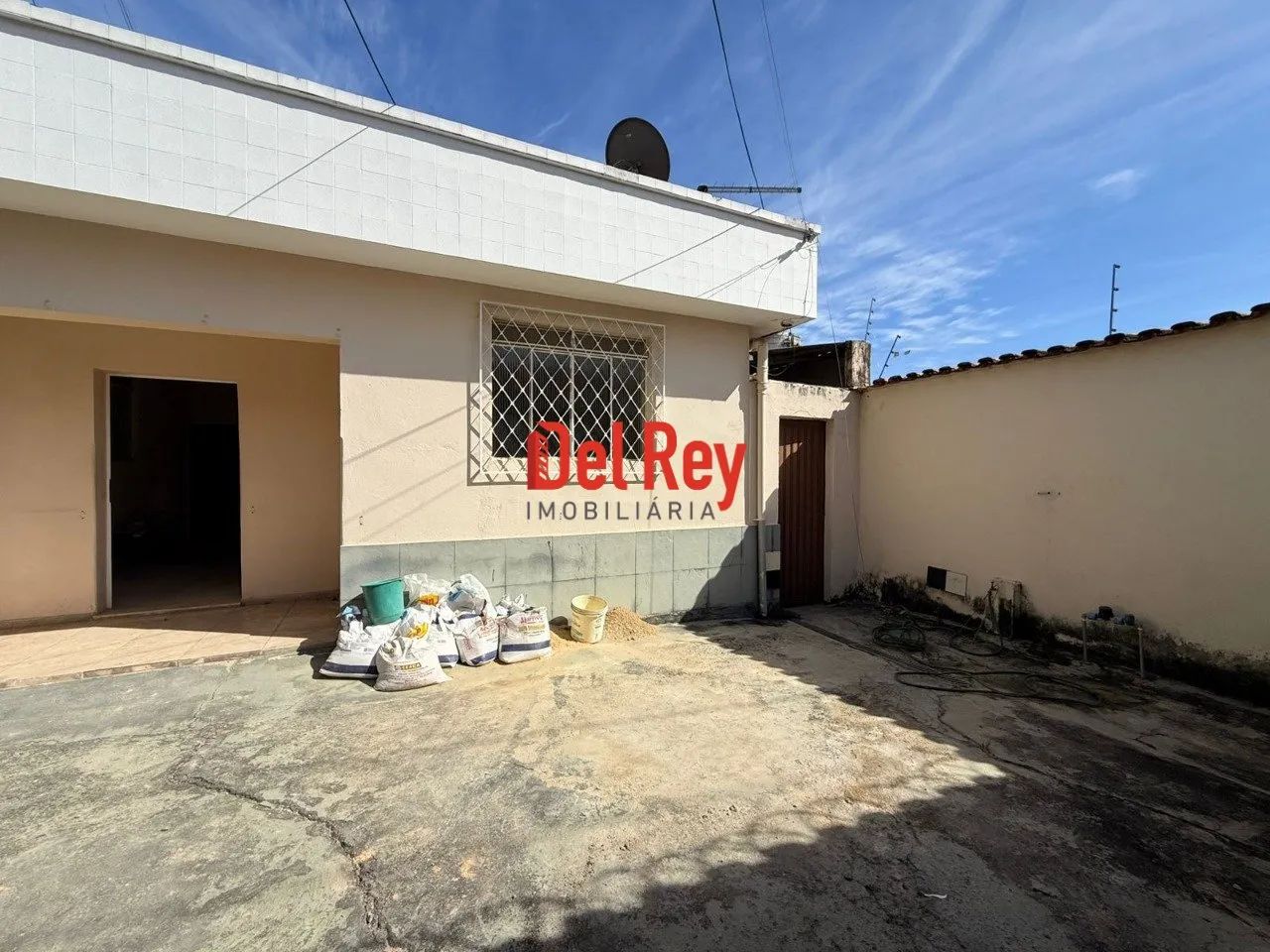 VENDO CASA NO BAIRRO PARAÍSO