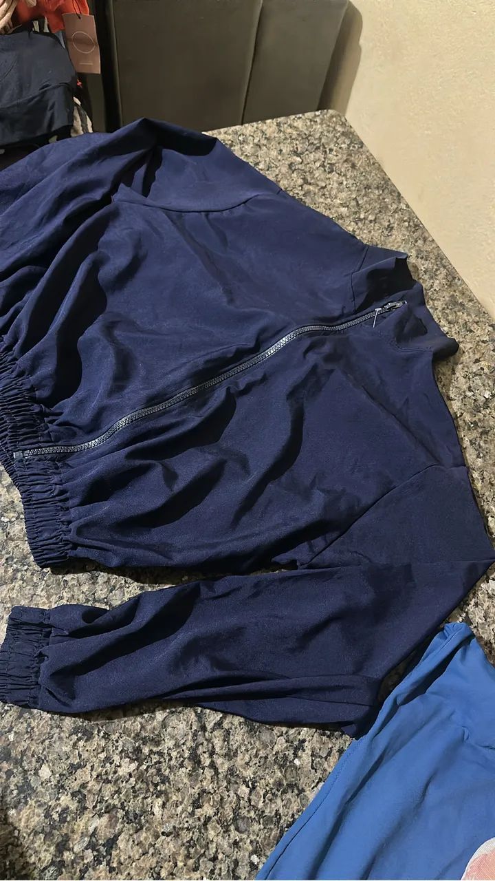 Corta vento azul marinho e azul bebê  - Foto 3