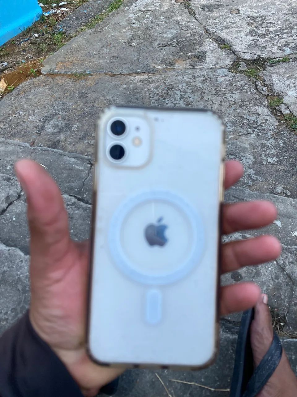 Celular iPhone 11 64 gigas  - Foto 2