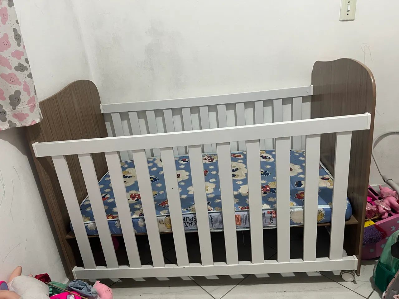 Berço semi novo com colchão  - Foto 2
