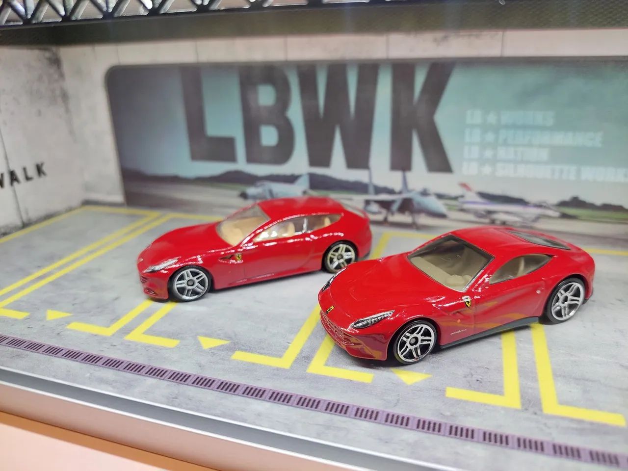 Hot Wheels Ferrari combo 2 - Foto 3