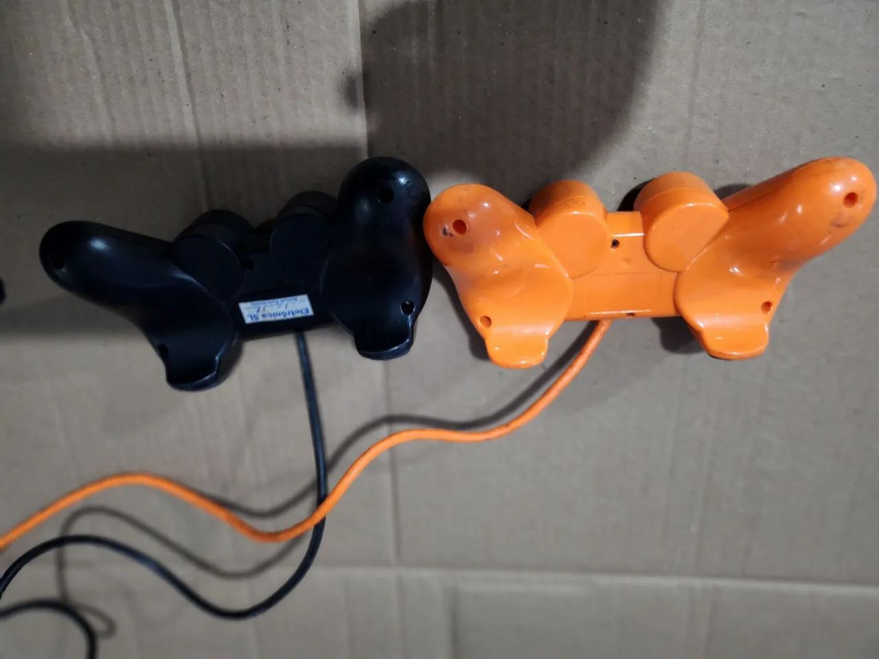 2controle pra Playstation 2,pra retirar peças  - Foto 3