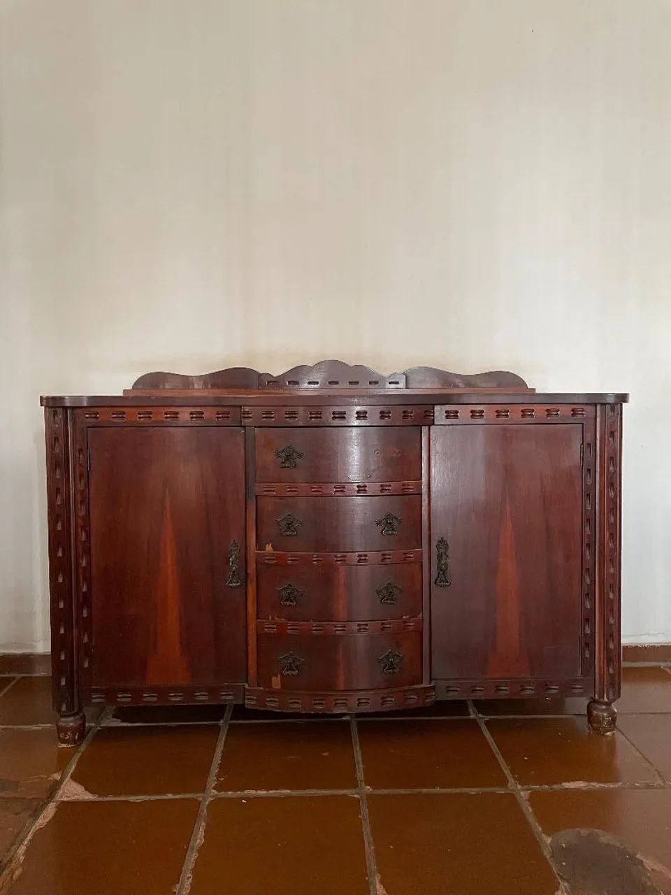 Aparador/buffet de madeira maciça 