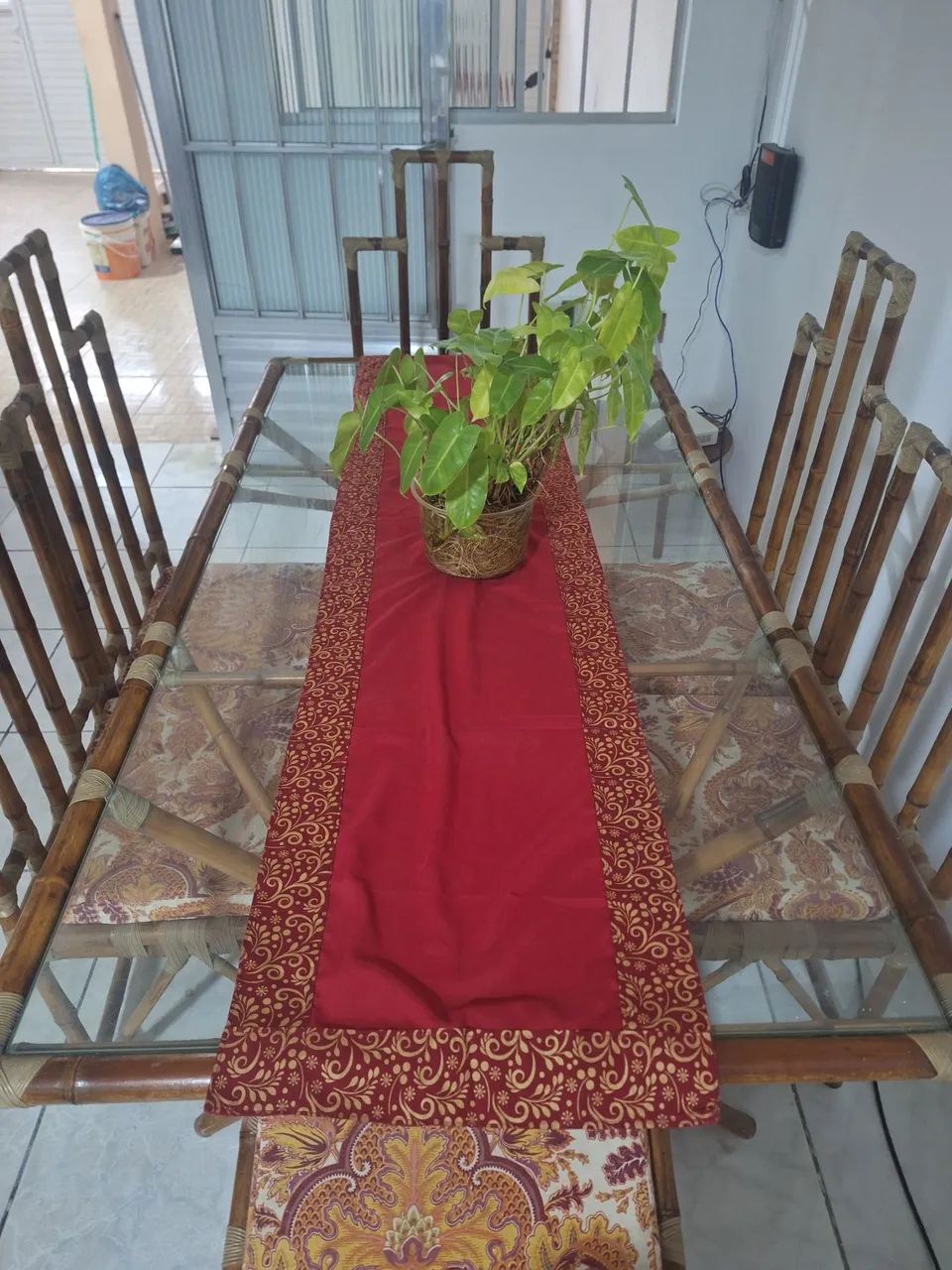 Mesa de bambu com vidro e 6 cadeiras de bambu - Foto 2