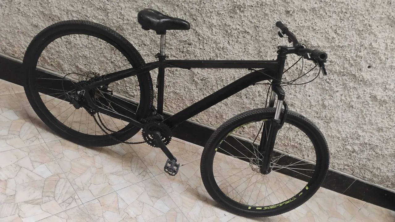 Bicicleta Tracker Aro 29. Precisa colocar corrente no lugar e regular freios. - Foto 4