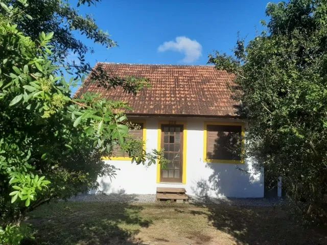 Casa para alugar no Rio Tavares ? 2 quartos e quintal amplo