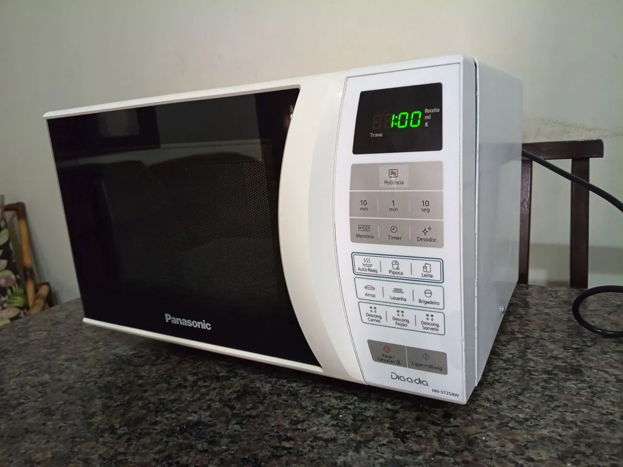 Microondas Panasonic Semi-Novo  - Foto 3