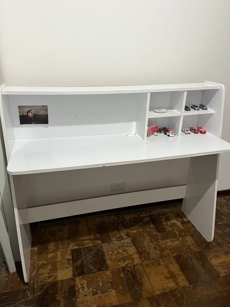 Mesa de Escritório com Prateleira
