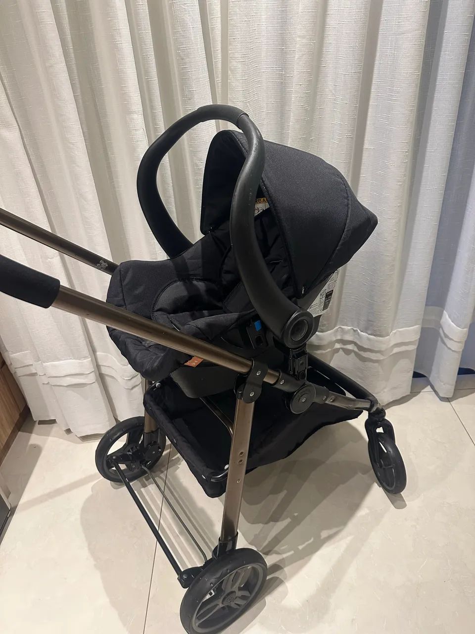 Carrinho de bebê Moisés e bebê conforto  - Foto 5