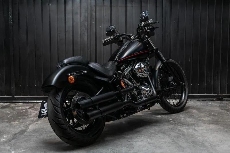 HARLEY-DAVIDSON BLACKLINE 2012 - Foto 4