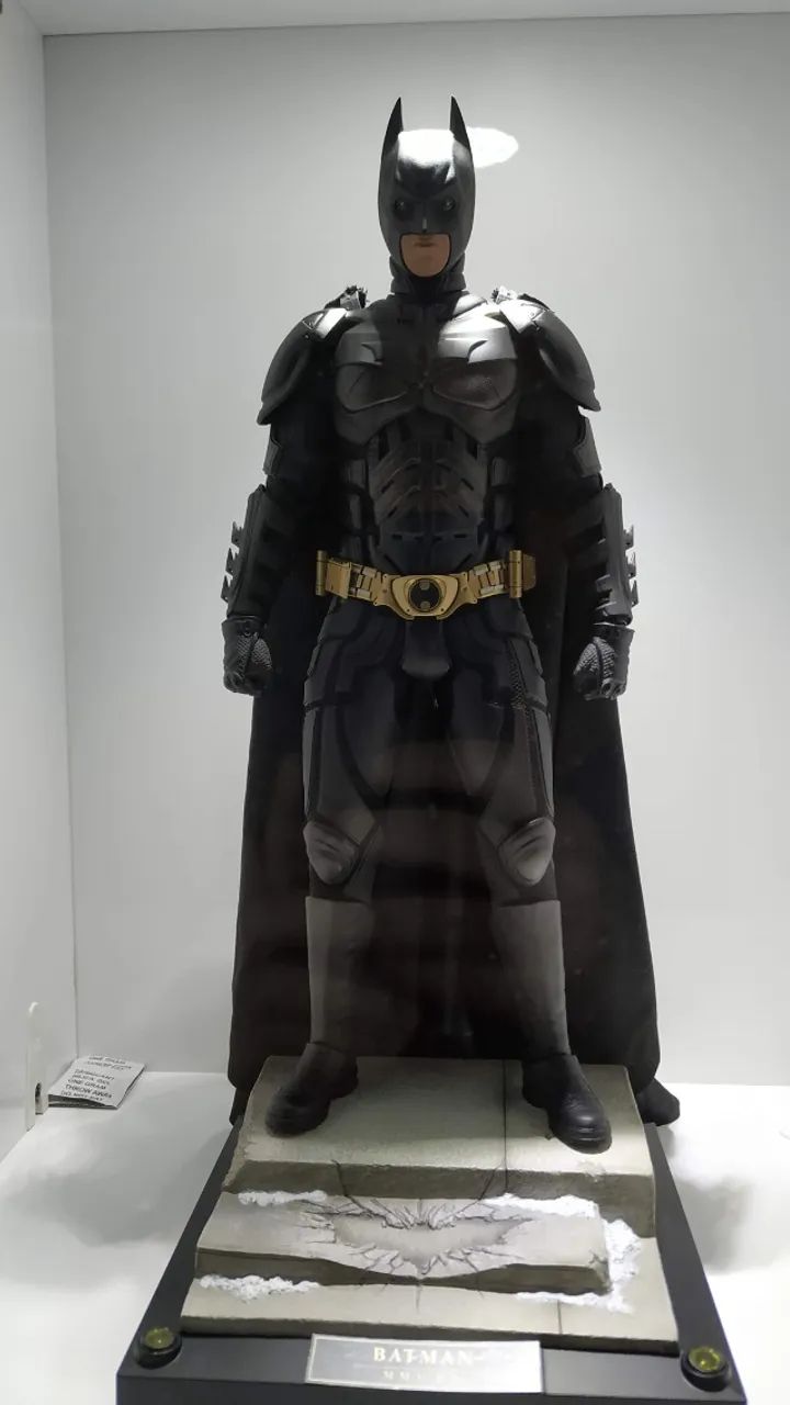 Batman DX12 - The Dark Knight Rises | Hot Toys 1/6 | Usado