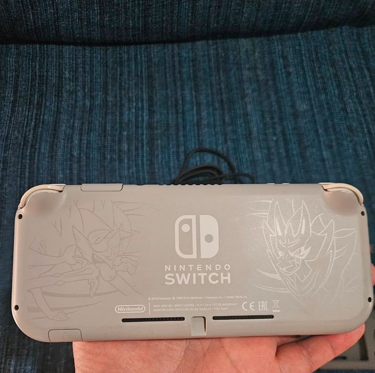 Nintendo switch lite versão pokémon zacian & zamazenta edition