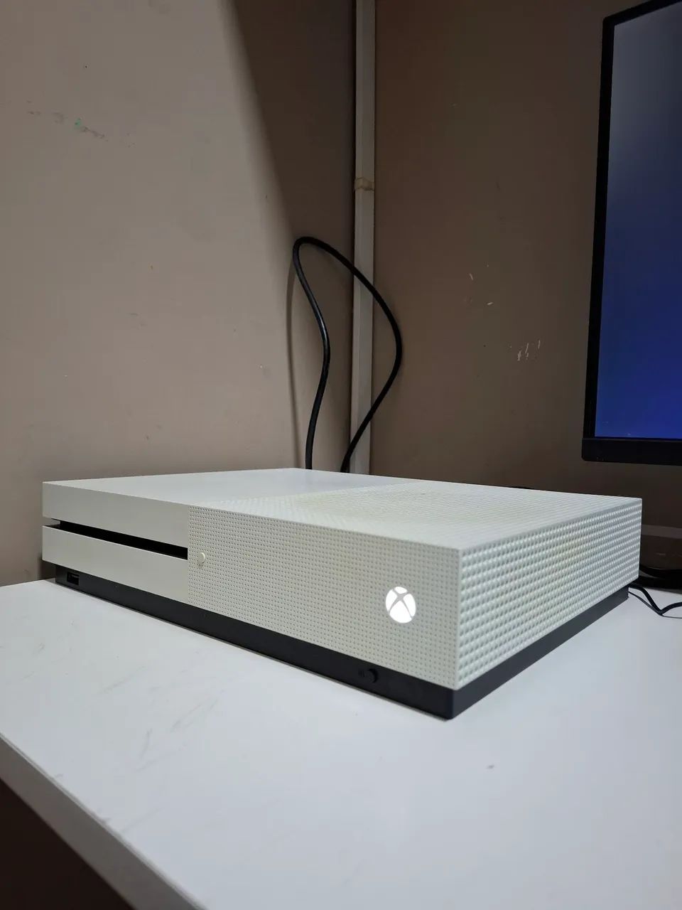 XBOX ONE S Bem cuidado  - Foto 2