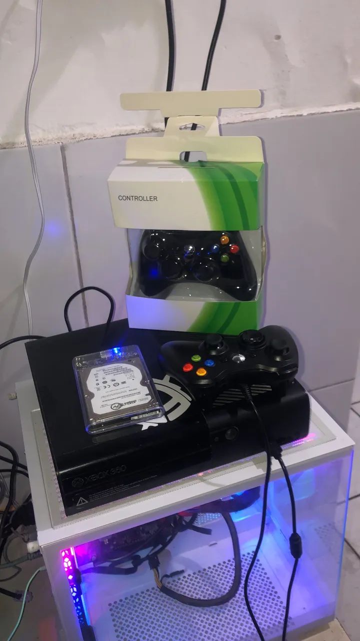 Xbox 360 S Slim, Desbloqueado Aurora 50 Jogos e 2x Controles - Foto 2