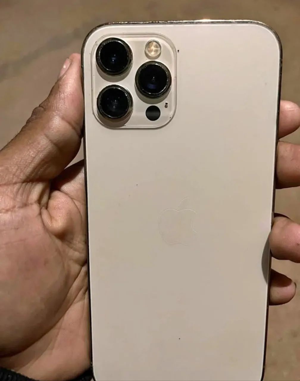 Iphone 12 pro max sem detalhes 