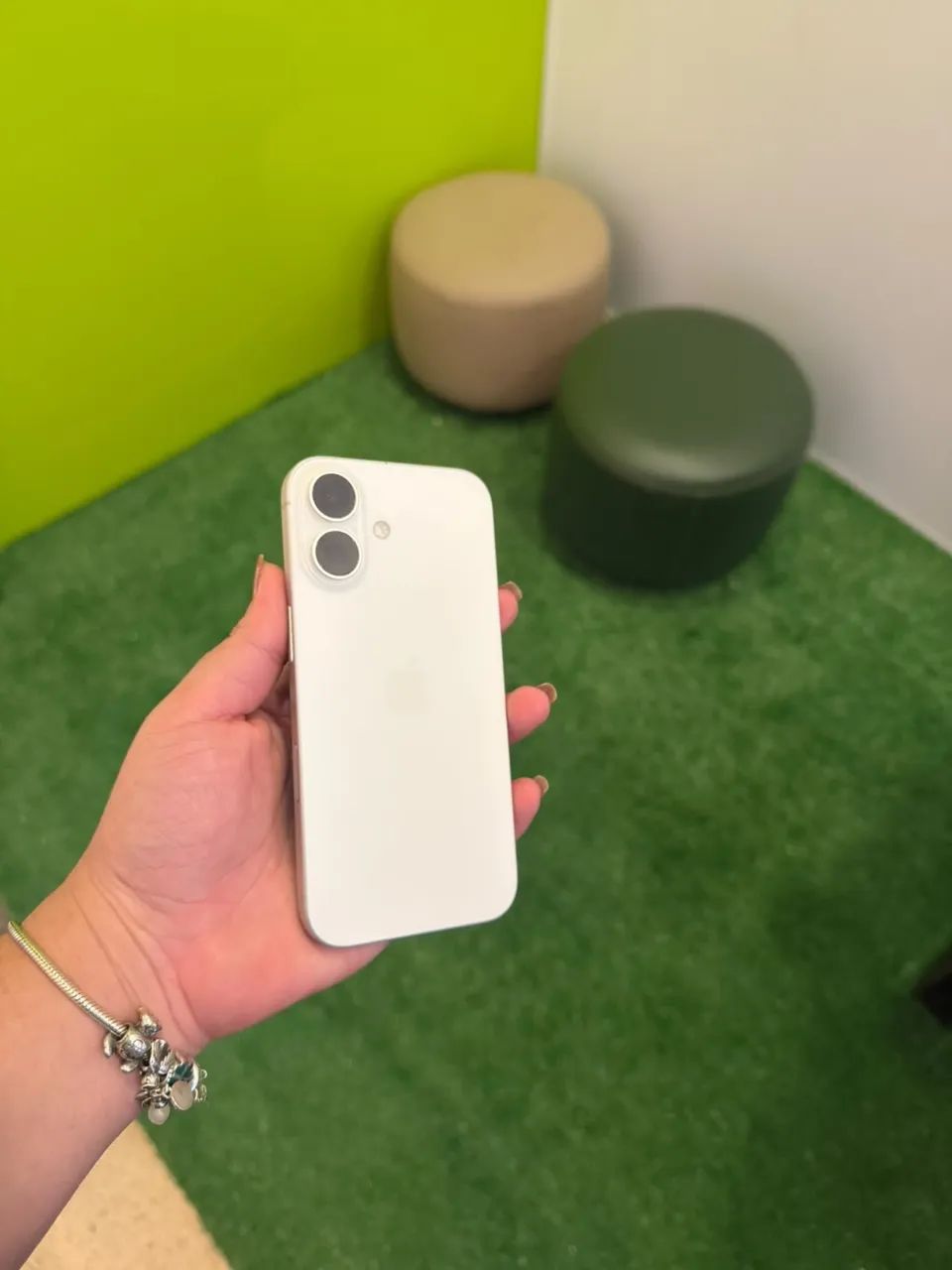 iPhone 16 128gb pouco usado 