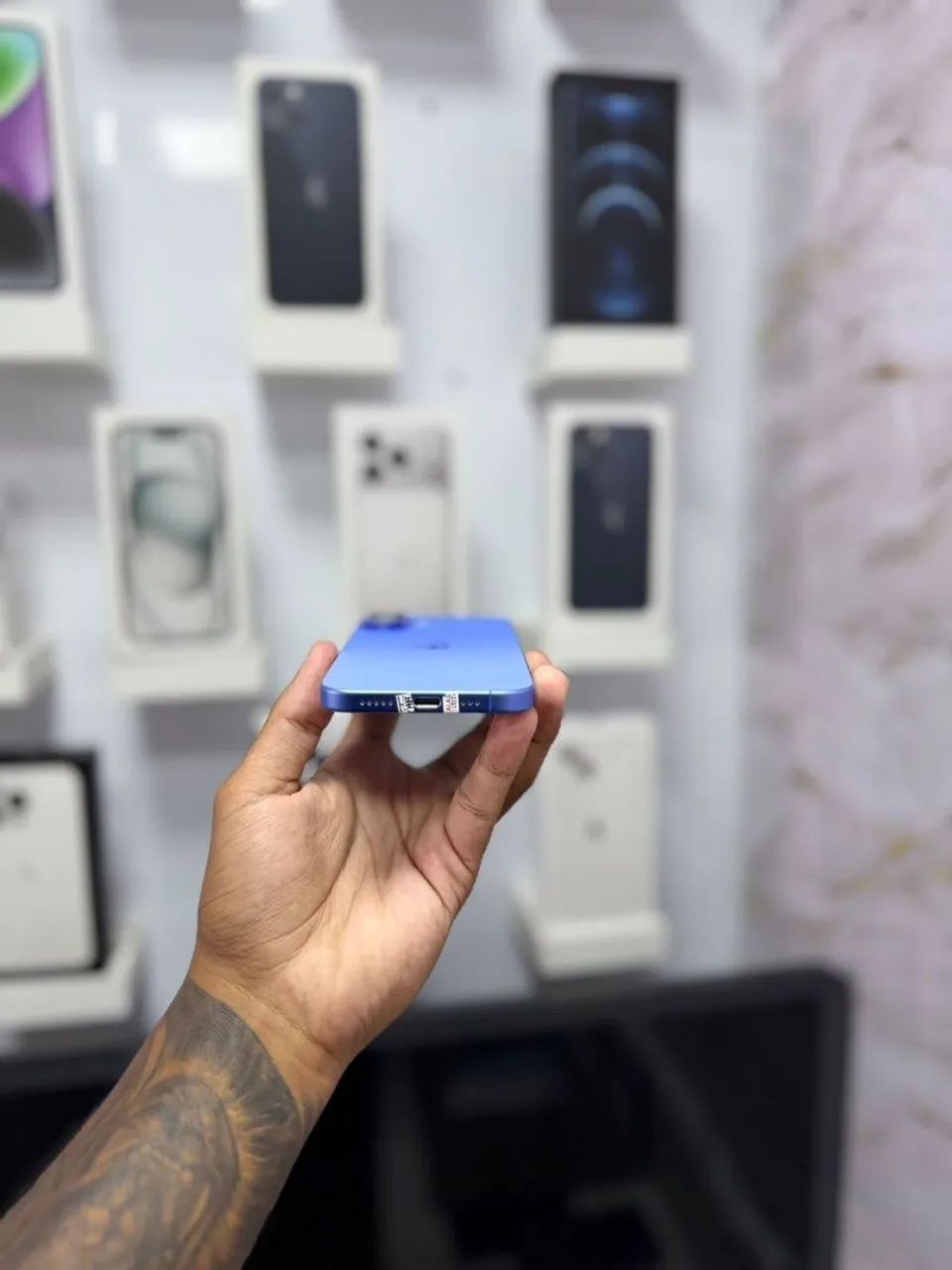 IPHONE 16 128GB AZUL<br>R$ 4.099,00 TOP - Foto 4