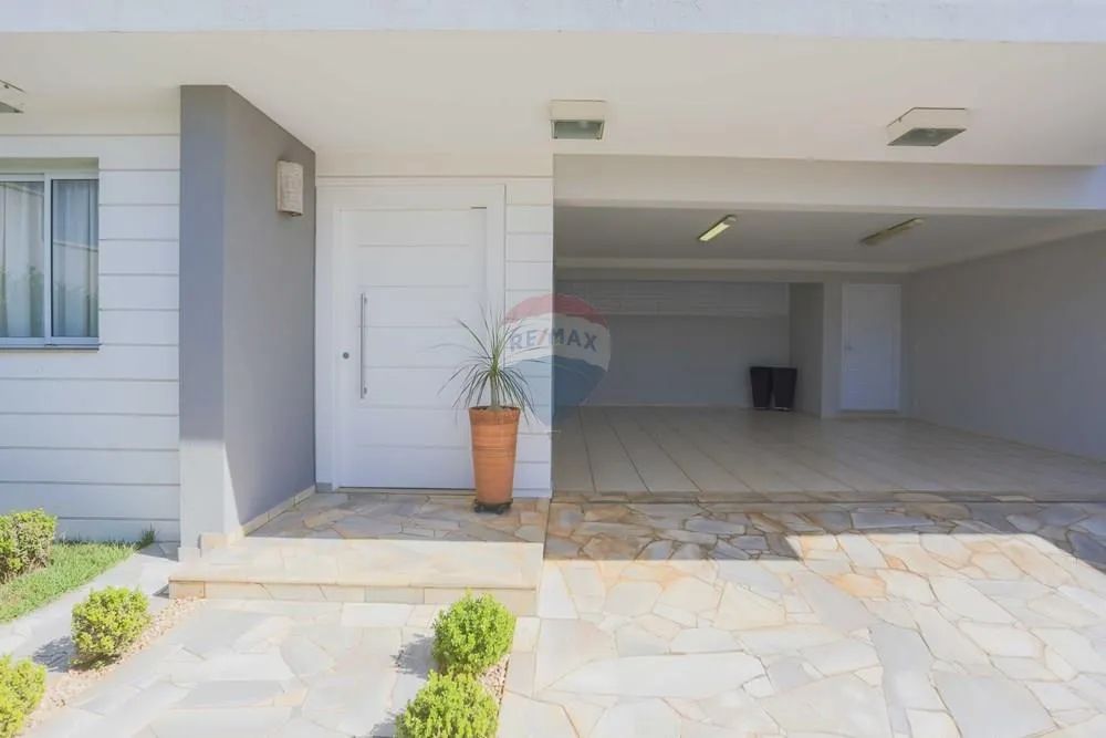 À Venda, casa com 4 quartos, 2 suítes e área de lazer completa! - Foto 3
