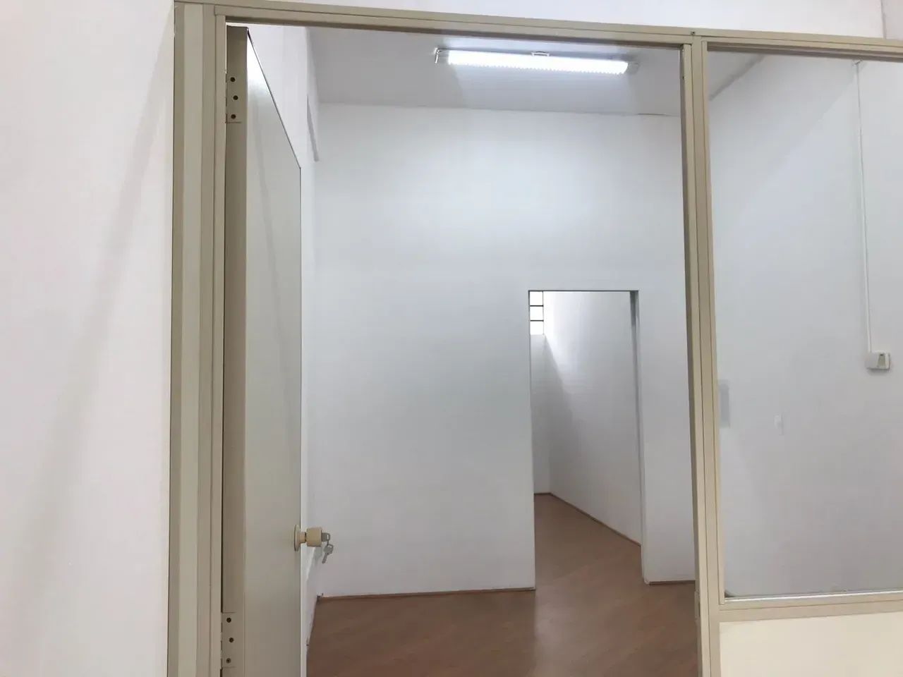 Loja 58m2 com divisórias- Vila Izabel - Curitiba - PR - Foto 4