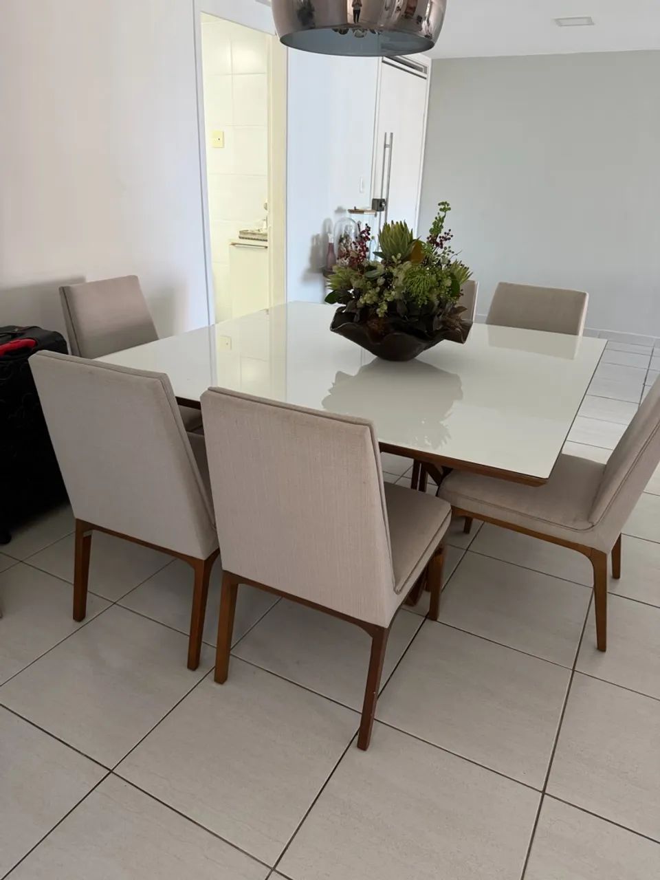 Mesa de vidro com película e 6 cadeiras 