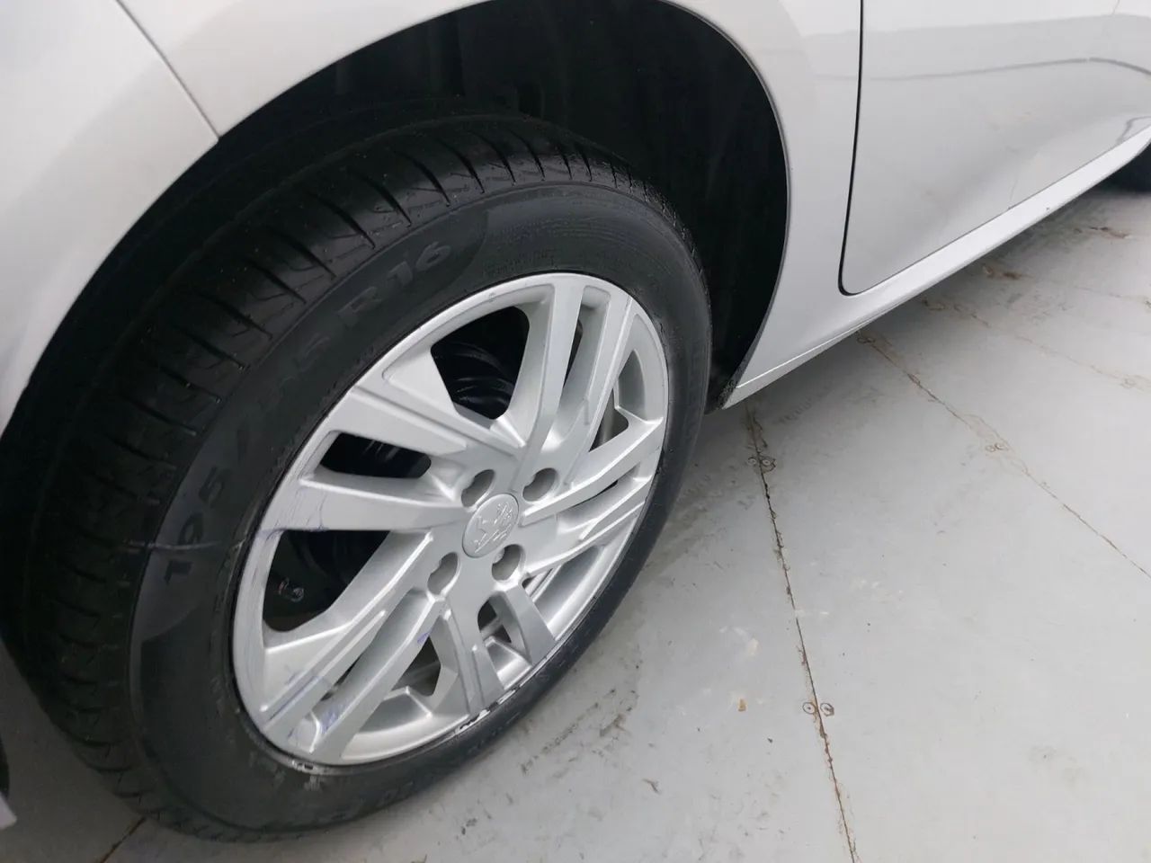 Peugeot 208 Active 1.6 Flex 16V 5p Aut., foto 14 de 18