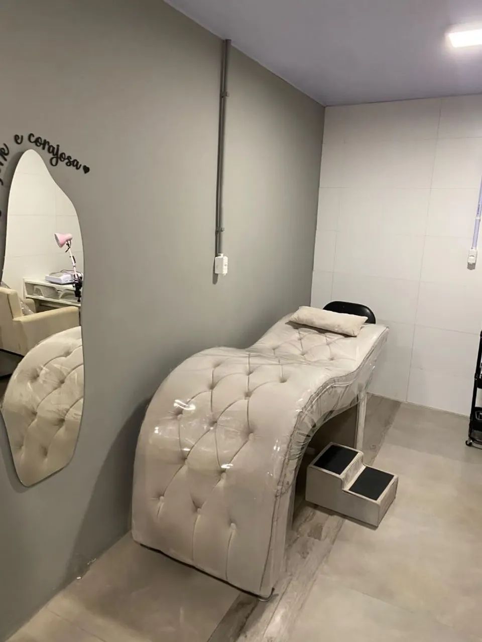 ? Aluga-se Espaço para Cílios, Sobrancelhas e Estética