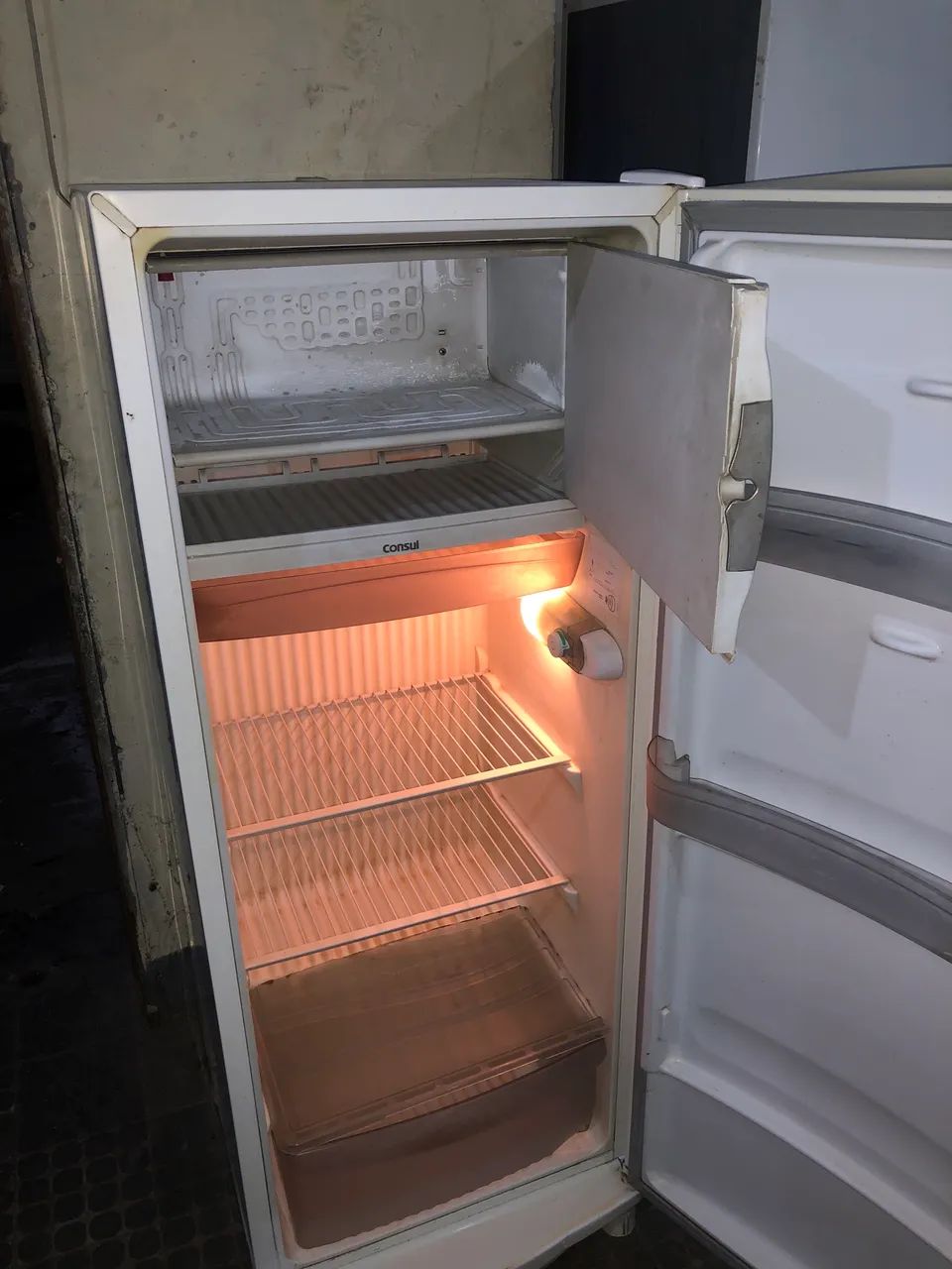 Geladeira da consul com capacidade de 350 litros funcionando perfeitamente  - Foto 5