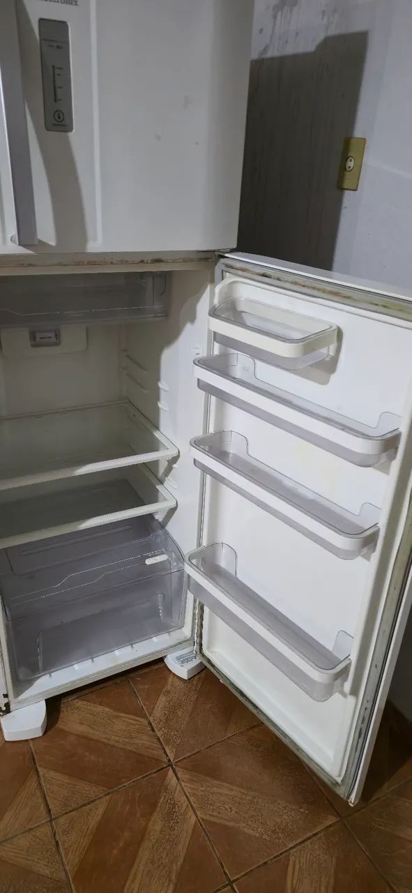 Vendo Geladeira Brastemp com defeito - Foto 2