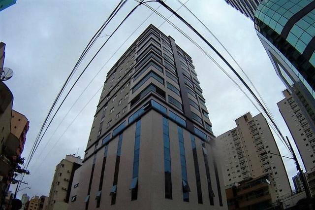 Apartamento 3 suites com ar - Meia Praia
