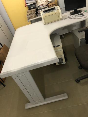 Vendo mesa l e moveis para escritório