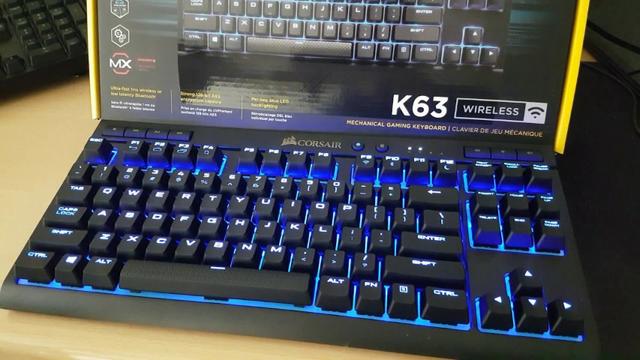 Teclado Gamer Corsair K63 Wireless Led Blue Mecânico - Semi Novo