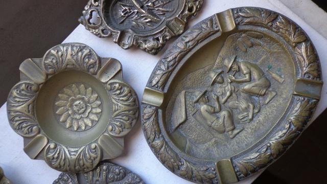 Cinzeiros de Escritorio em Bronze "Holland" Decoração - Foto 3