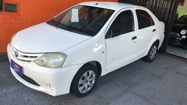 Etios 1.5 2013 - Foto 4