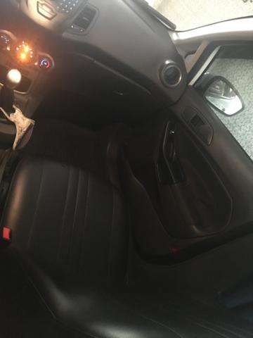 New Fiesta Branco (modelo 2015) - Muito Novo! - Foto 12