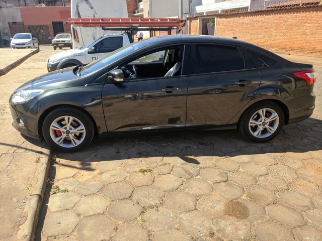 FOCUS SEDAN 1.6 SE MANUAL