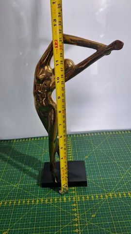 Linda escultura metal representação de uma bailarina - Foto 3