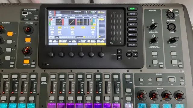 Mesa Digital Behringer X32 Em Perfeito Estado - Foto 5