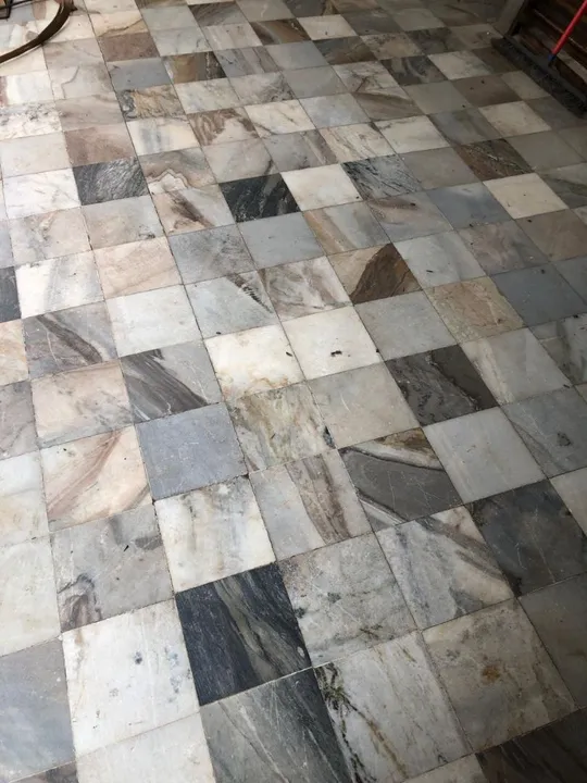 Piso de mármore 20 cm X 20 cm