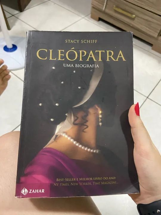 Livro Cleopatra: Uma Vida para Ser Lida - Zahar - Foto 2