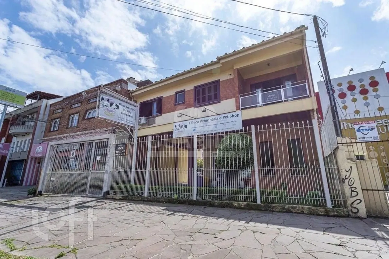 Casa à venda em Cristal com 384 m², 4 quartos, 1 suíte, 4 vagas