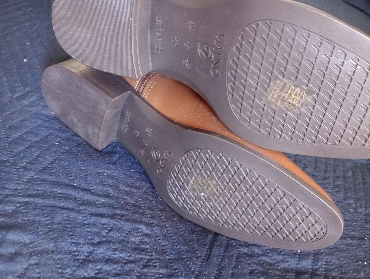 Botas de cano alto marrons - Foto 5
