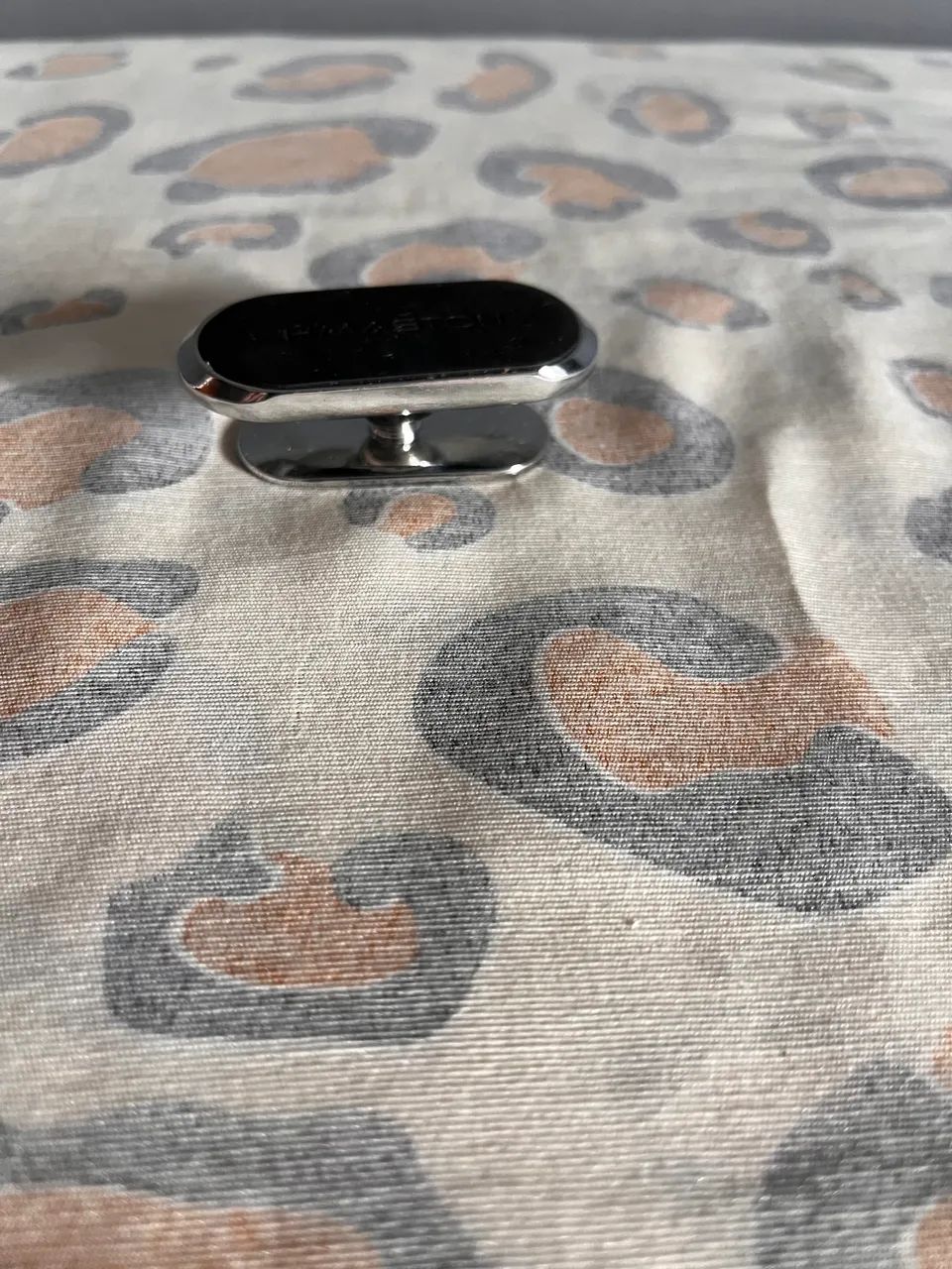 Suporte veicular magnético para celular e gps.  - Foto 2