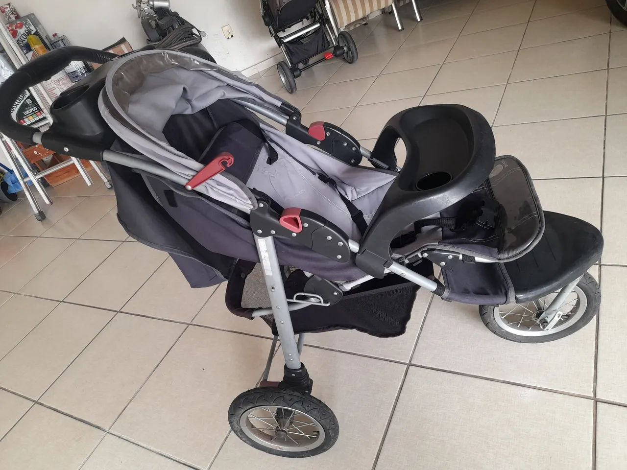 Carrinho de Bebê Infantil com Bandeja e Porta Copos