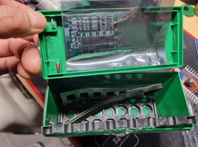 Kit Montagem DIY Bateria Lítio  12V  7A 18650 Case + Placa BMS não vai bateria - Foto 5
