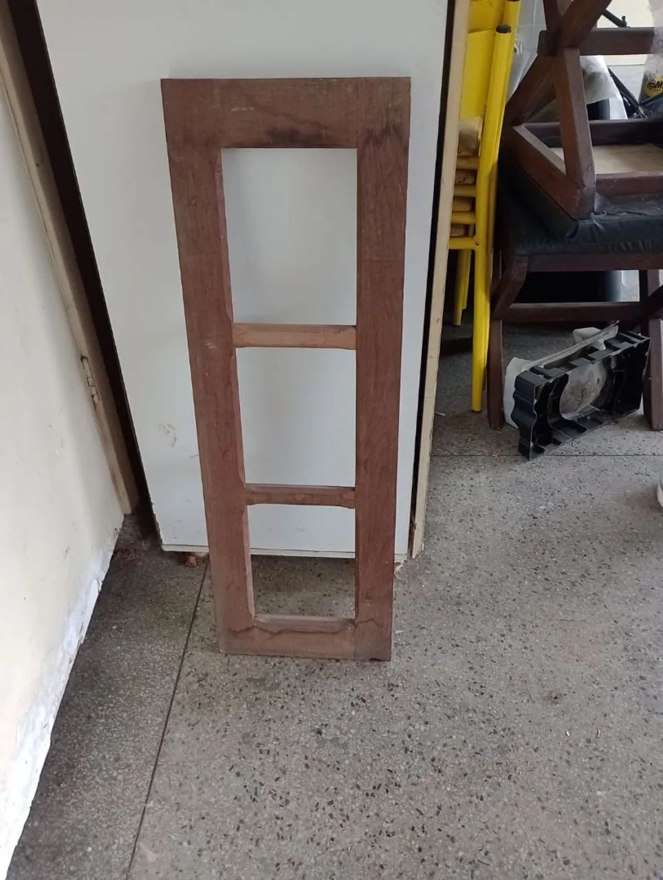 Caixilhos, pequena seteiraou janela