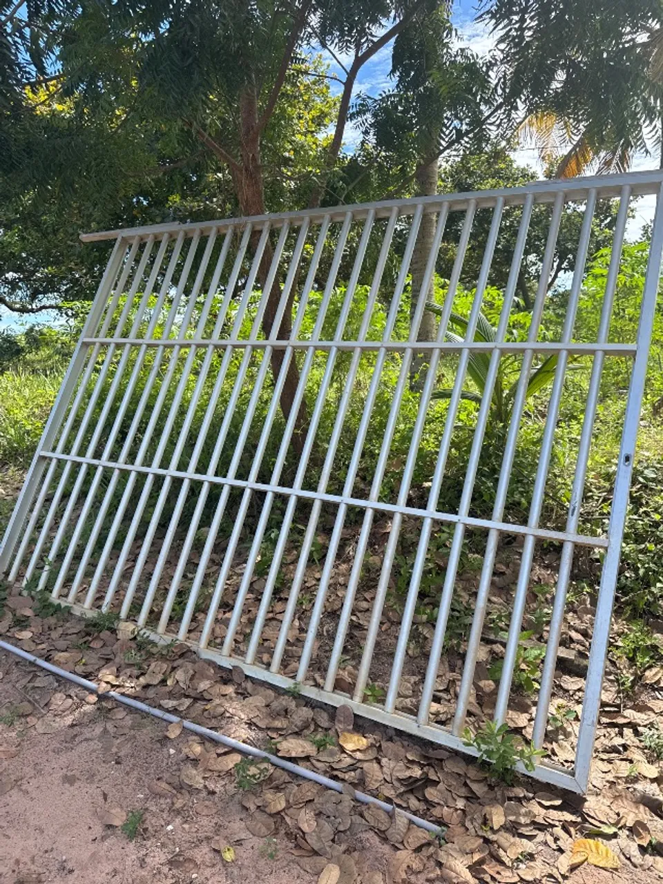 Portão em alumínio